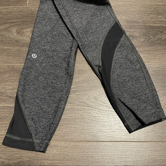 Lululemon Leggings with Zippered Pockets and Mesh Detail - Picture 4 of 4
